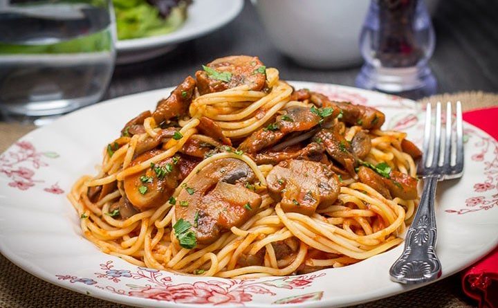 اسپاگتی با قارچ