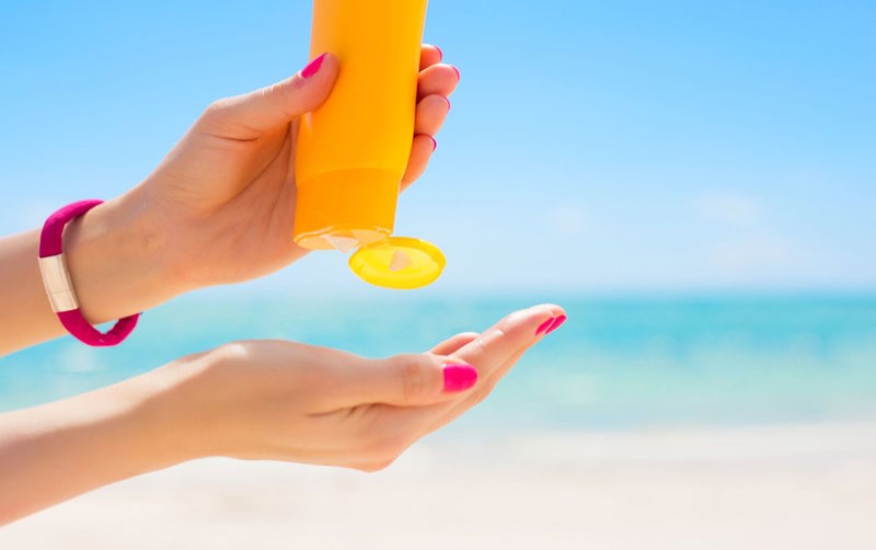 ضد آفتاب هایی که نباید به هیچ وجه از آنها استفاده کنید ٬ SPF در کرم ضد آفتاب ٬ فواید ضد آفتاب ٬ مضرات ضد آفتاب برای پوست ٬